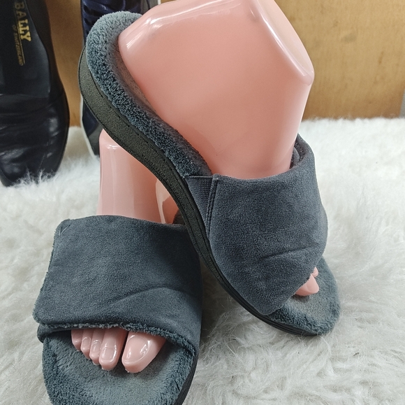Vionic Darby Adjustable Strap Fuzzy Orthotic Slippers Slides Gray Women’s Sz 8 - Picture 3 of 11